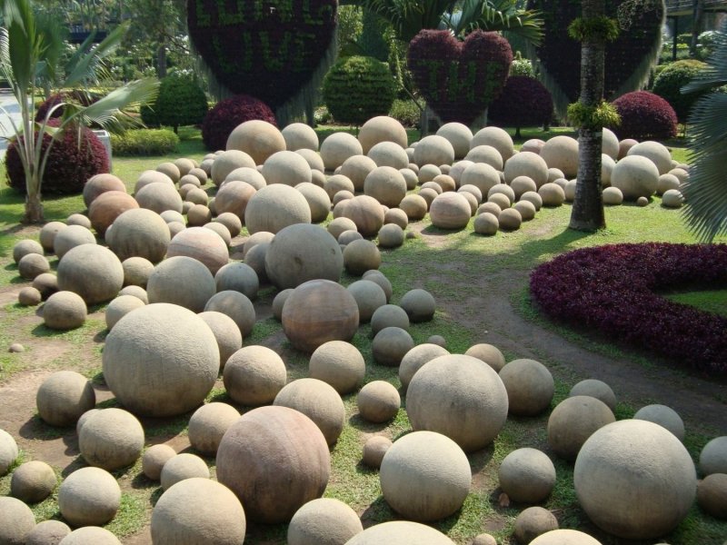 Камни в ландшафте
