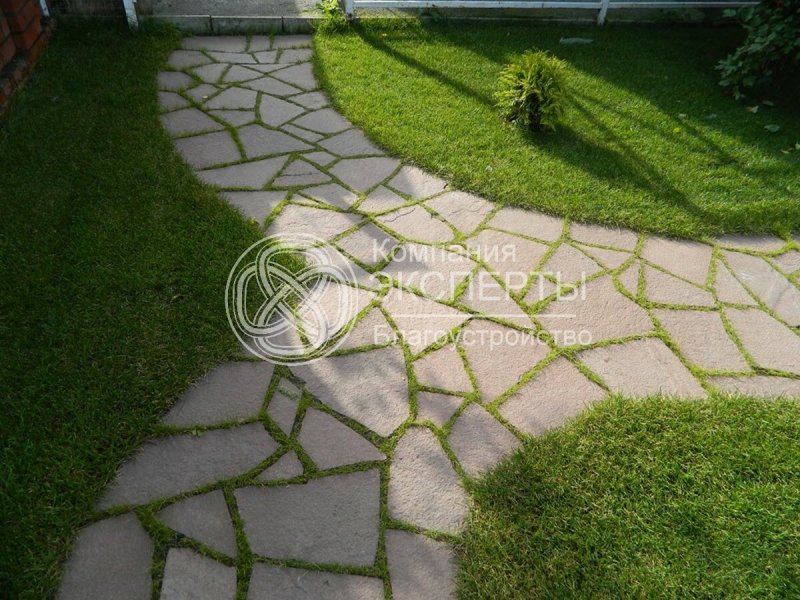 Садовые дорожки из камня пластушки