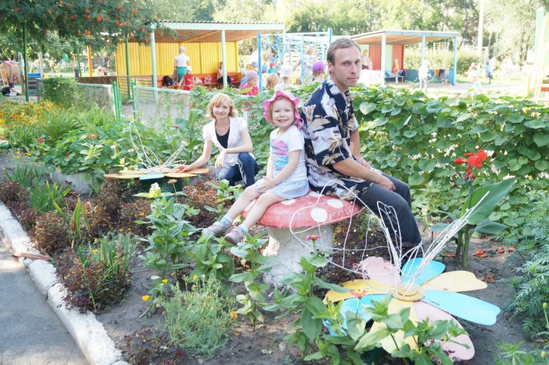 Благоустройство территории детского сада с родителями