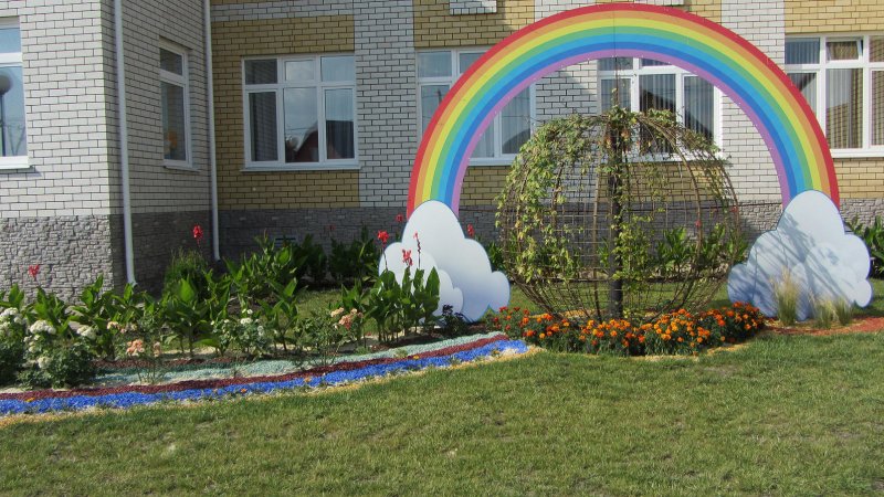 Красивая территория детского сада