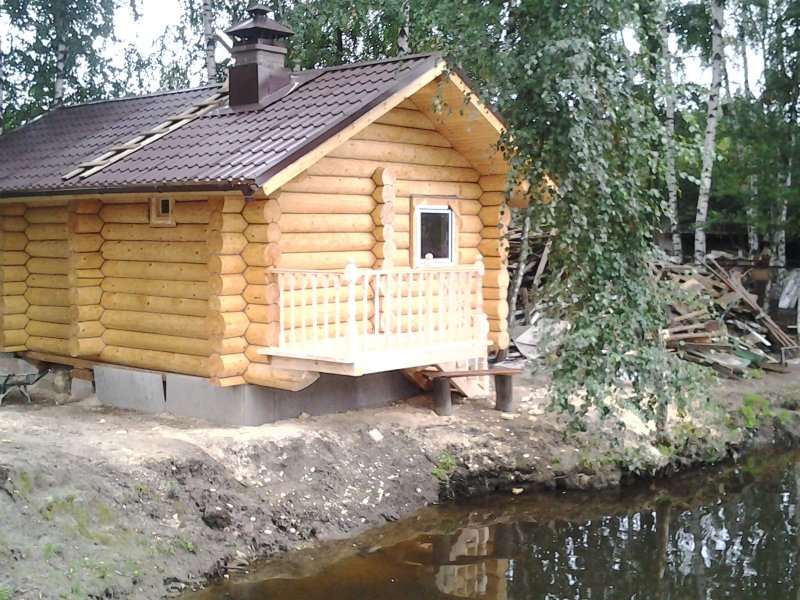 Банька на пруду