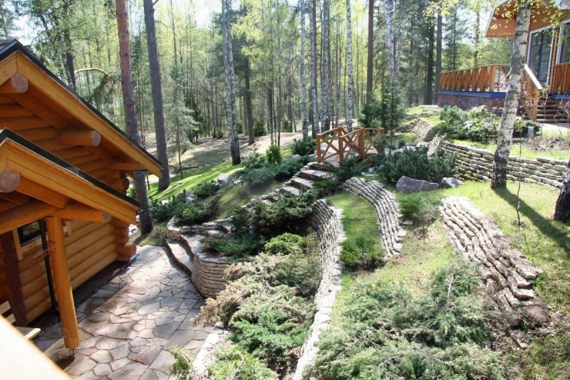 Обустройство дачного участка на склоне