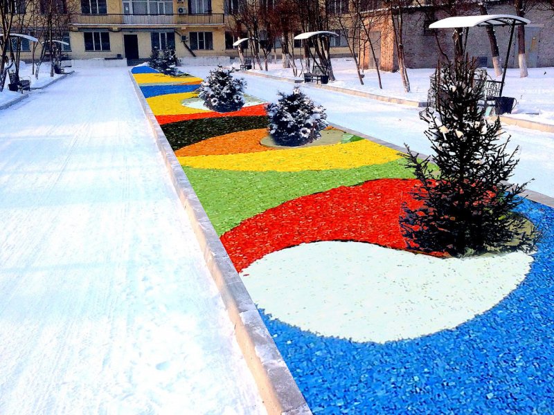 Клумбы из цветного щебня