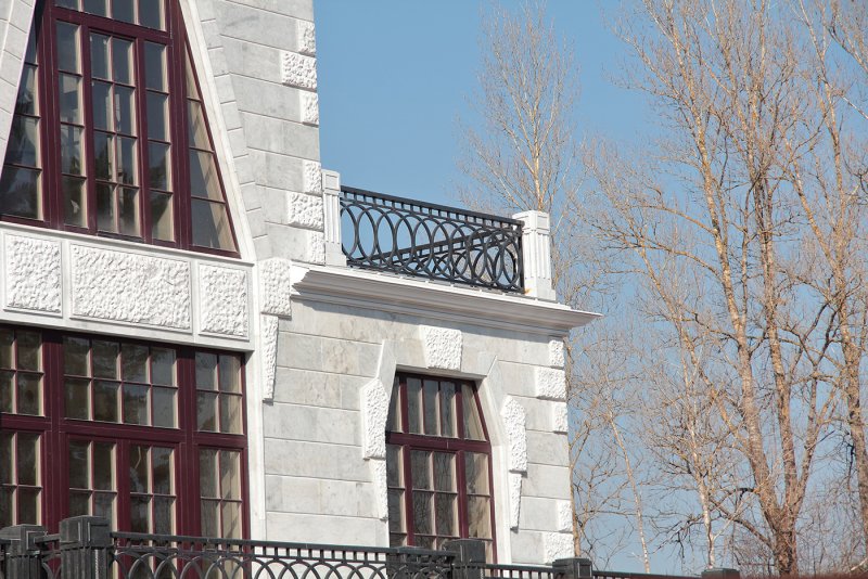 Мраморный фасад дома