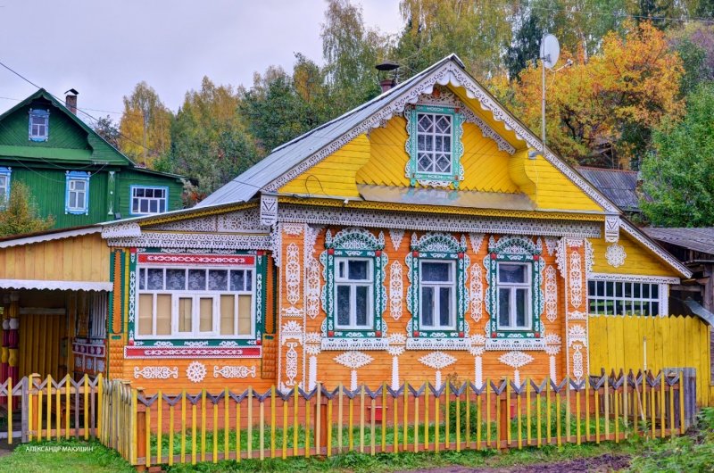 Красивый деревенский домик