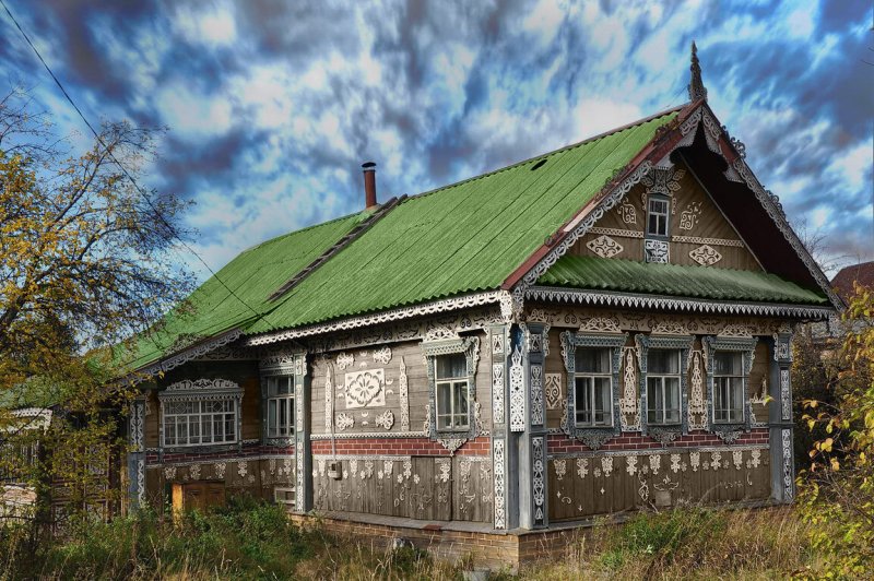 Старый деревянный дом