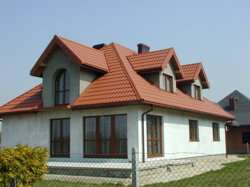 Дом с металлочерепицей