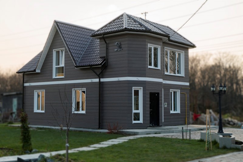 Серый фасад