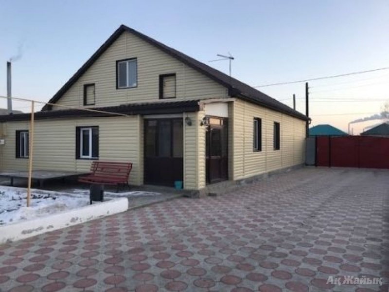 Двухэтажный особняк