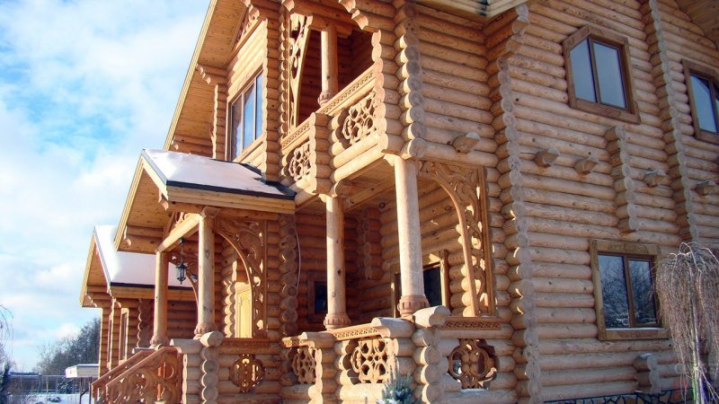 Деревянный дом из бревна