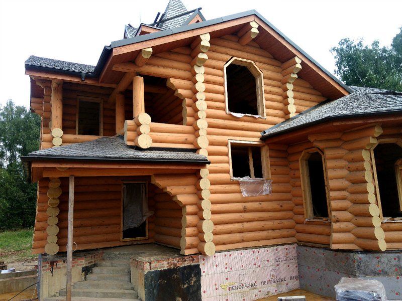 Фасады домов из бревна