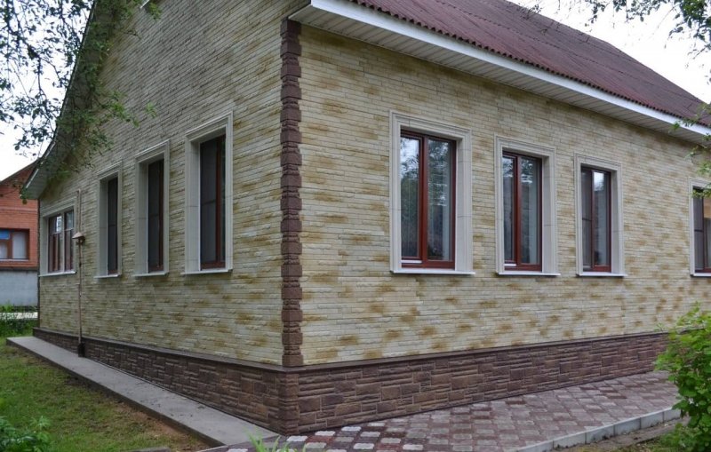 Отделка сайдингом под кирпич
