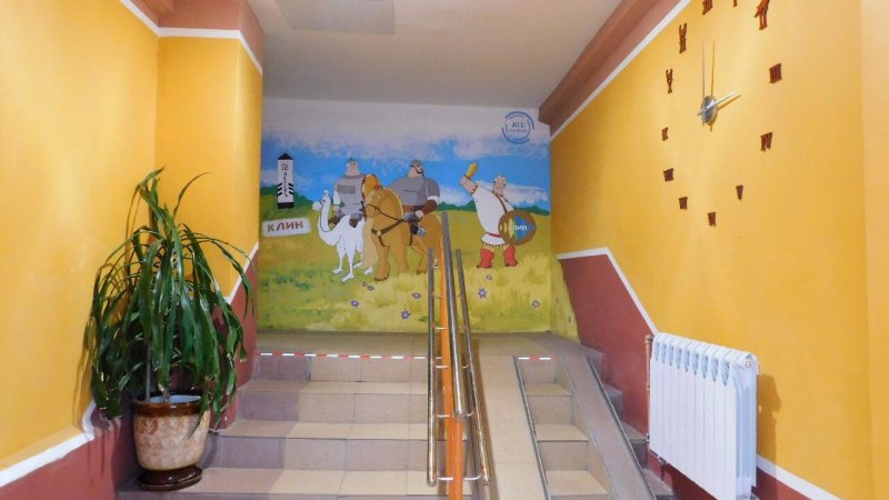 Подъезд в цветах