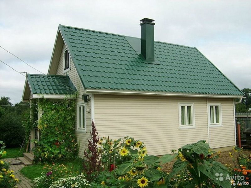 Сайдинг с зеленой крышей