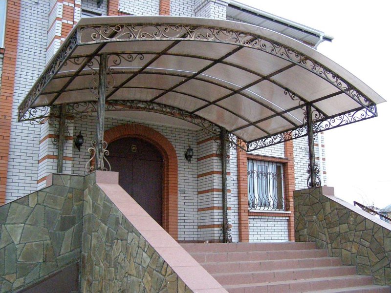 Козырек на крыльцо