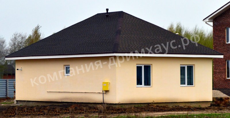 Мокрый фасад одноэтажного дома