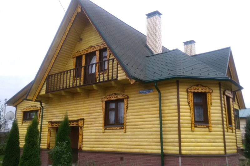 Дом с многощипцовой крышей