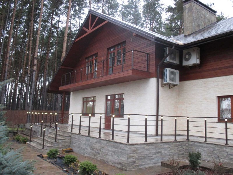 Комбинированный фасад из дерева