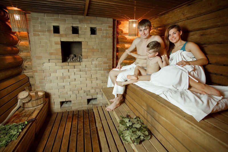 Баня в зимнем лесу