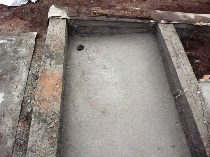 Фундамент бани со сливом воды