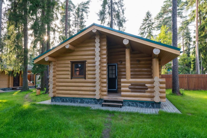 Баня из цилиндрического бревна
