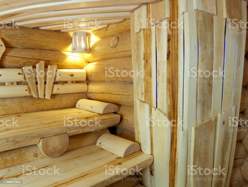 Полки в бане из бревна