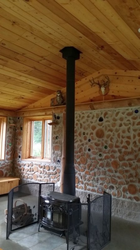 Беседка из спилов дерева