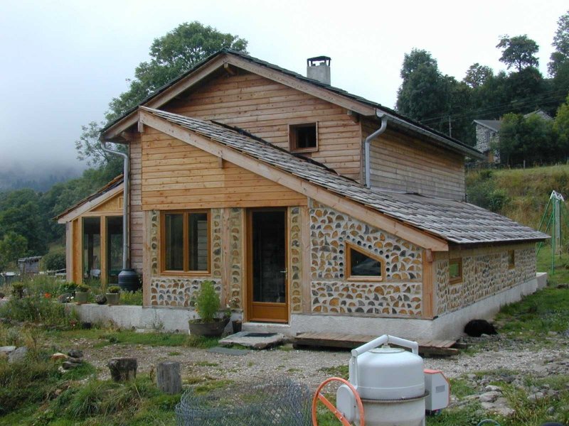 Дом из глины и бруса