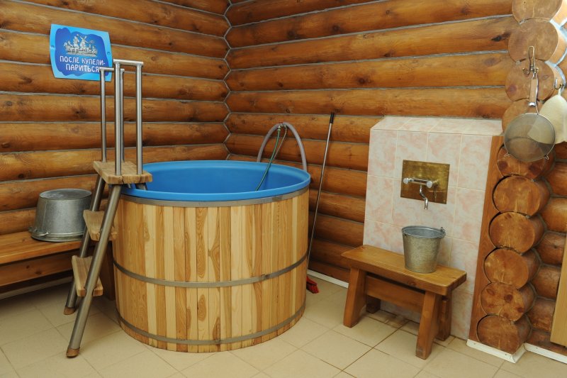 Небольшая баня с купелью