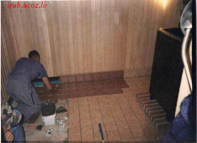 Укладка плитки в деревянной бане