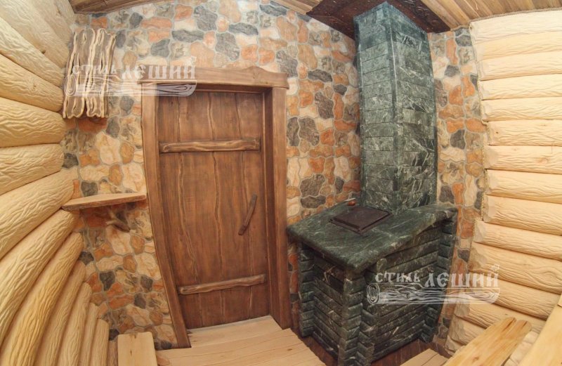 Печь в бане обложенная камнями