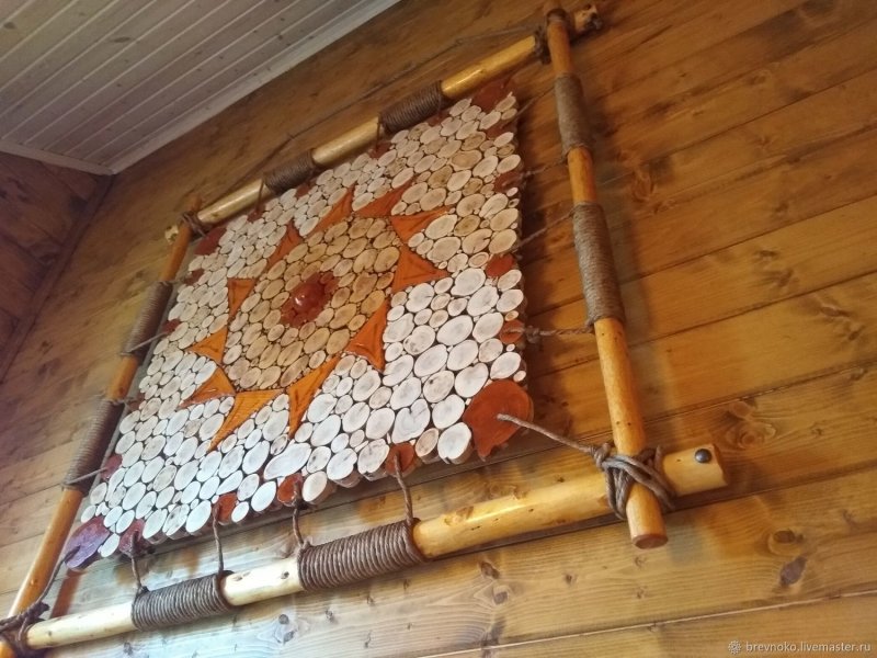 Настенное панно из можжевельника