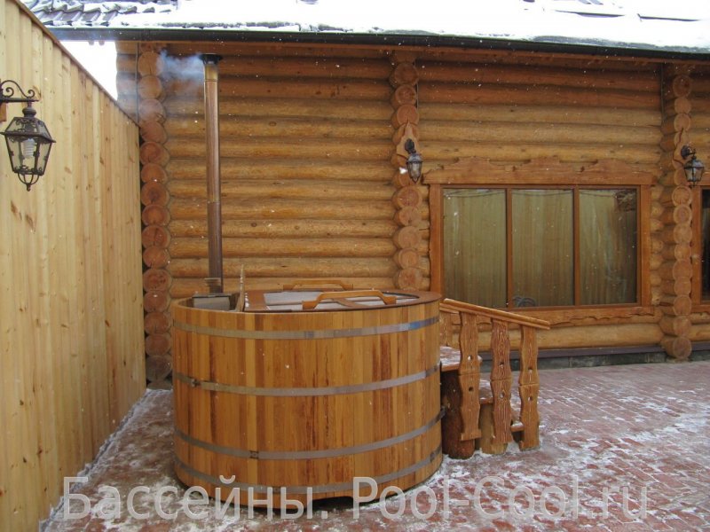Баня с купелью на улице