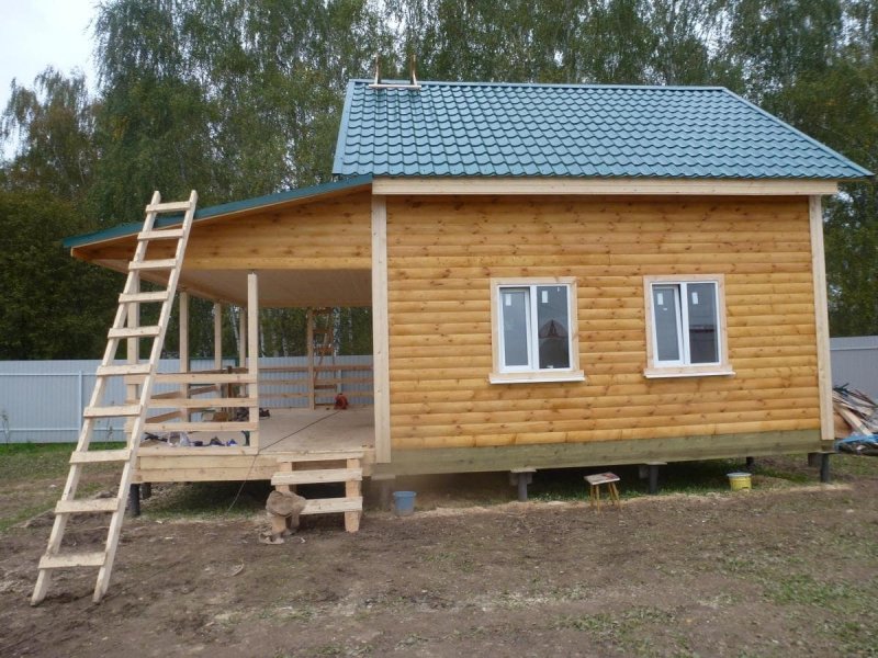 Баня из профилированного бруса 6х6 с террасой