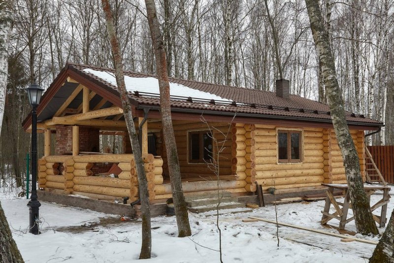 Монтаж бревна на винтовые сваи