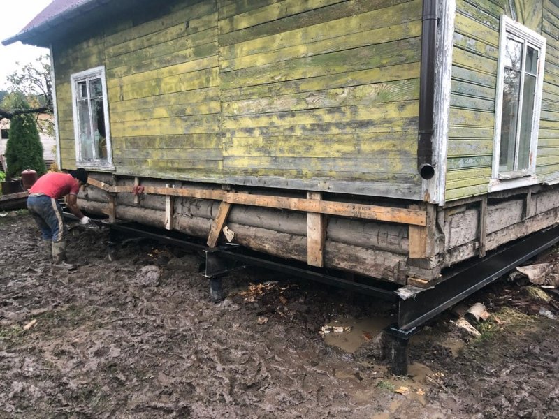 Старый дом на винтовые сваи