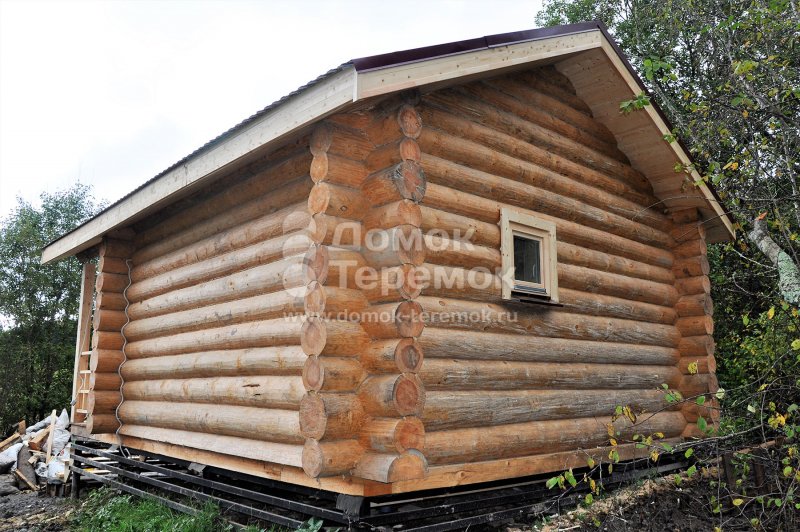 Наружная отделка бани из бревна