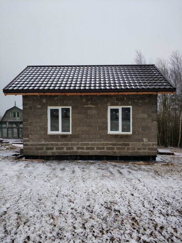 Маленький домик из арболита