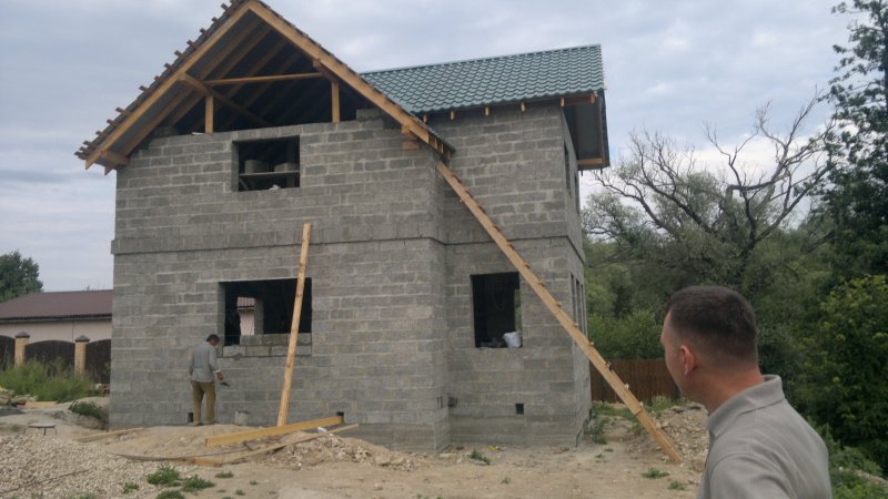 Двухэтажный дом из арболитовых плит