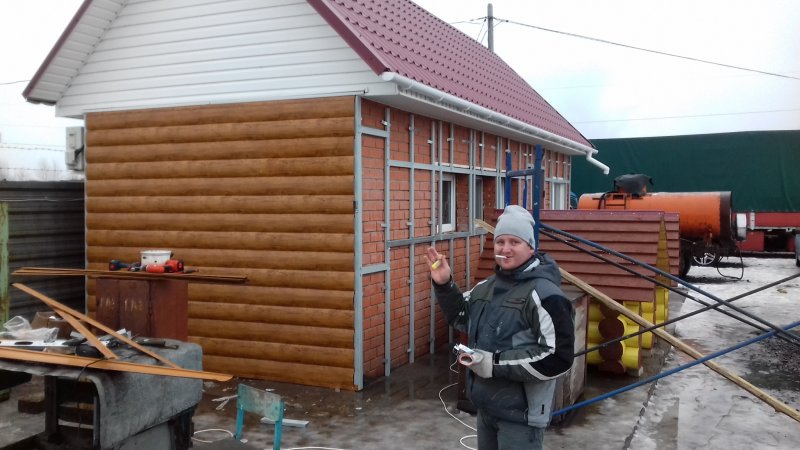 Обшивка бани снаружи металлическим сайдингом