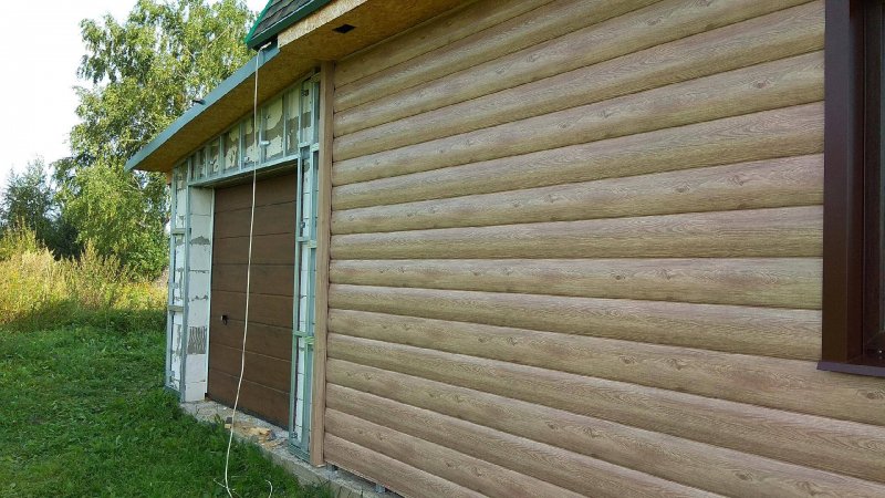 Металлический сайдинг венец одноволновый с паклей