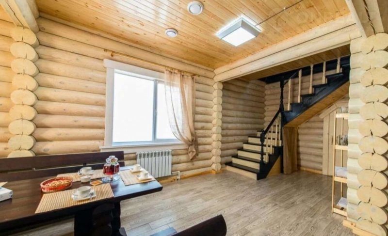 Комната отдыха в бане из оцилиндрованного бревна