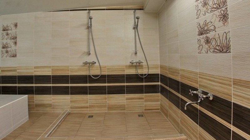 Бортик из плитки в бане
