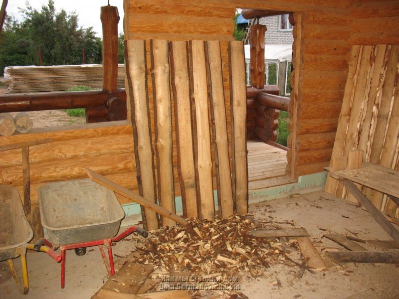 Сарай из необрезной доски