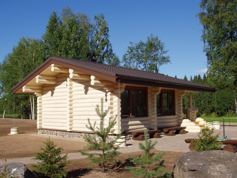 Баня из бревна с беседкой