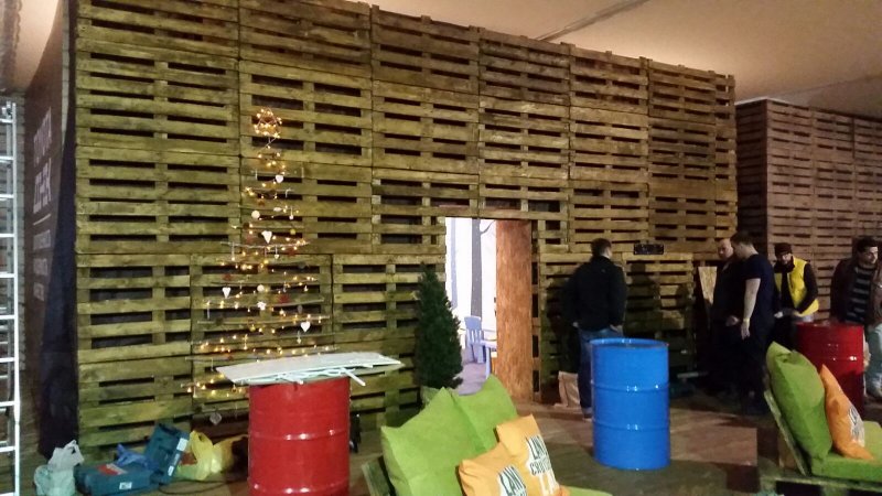 Изгороди и беседки для дачи из поддонов