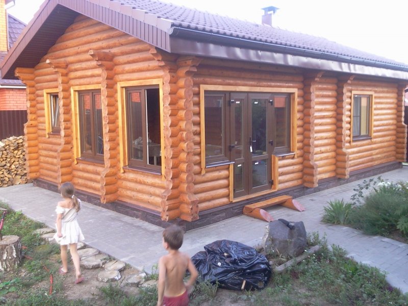 Большая баня с наружи