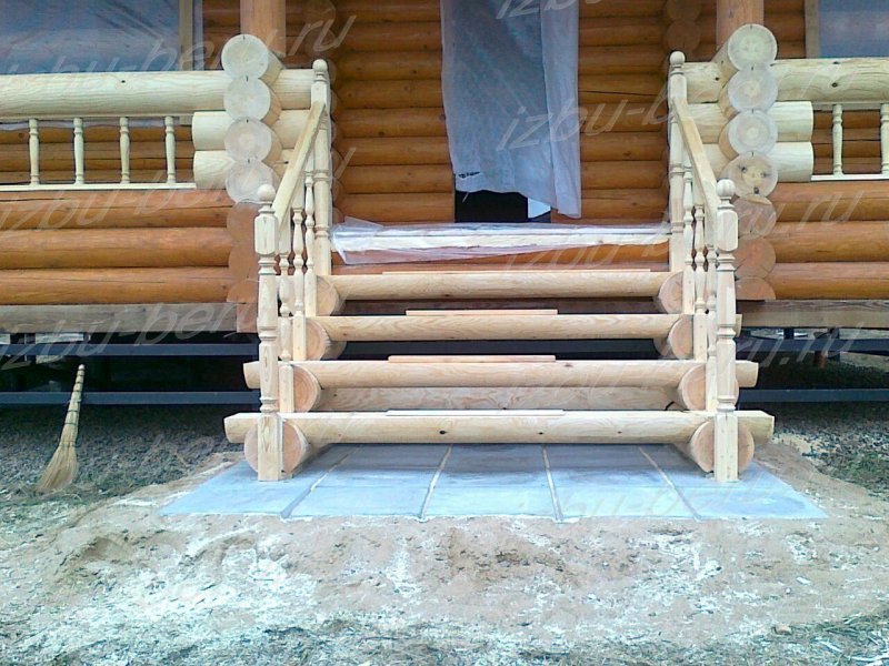 Ступеньки из бревна