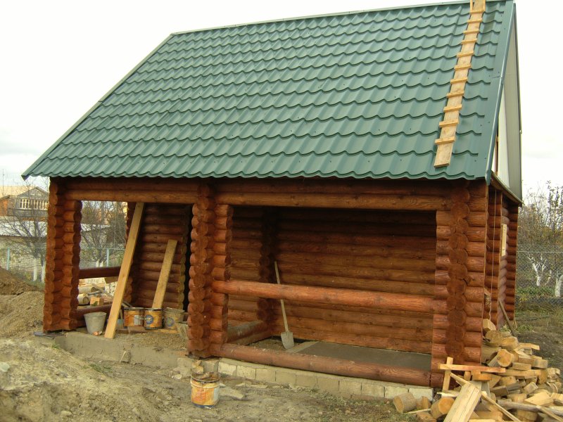 Баня с зеленой крышей