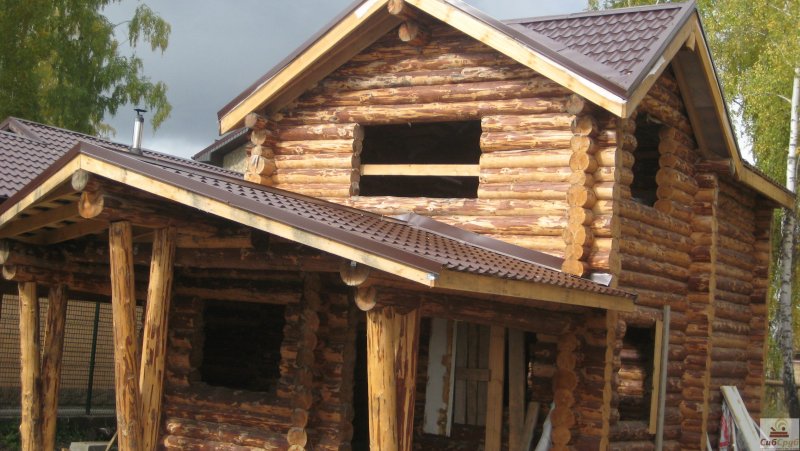 Рубленая баня из бревна